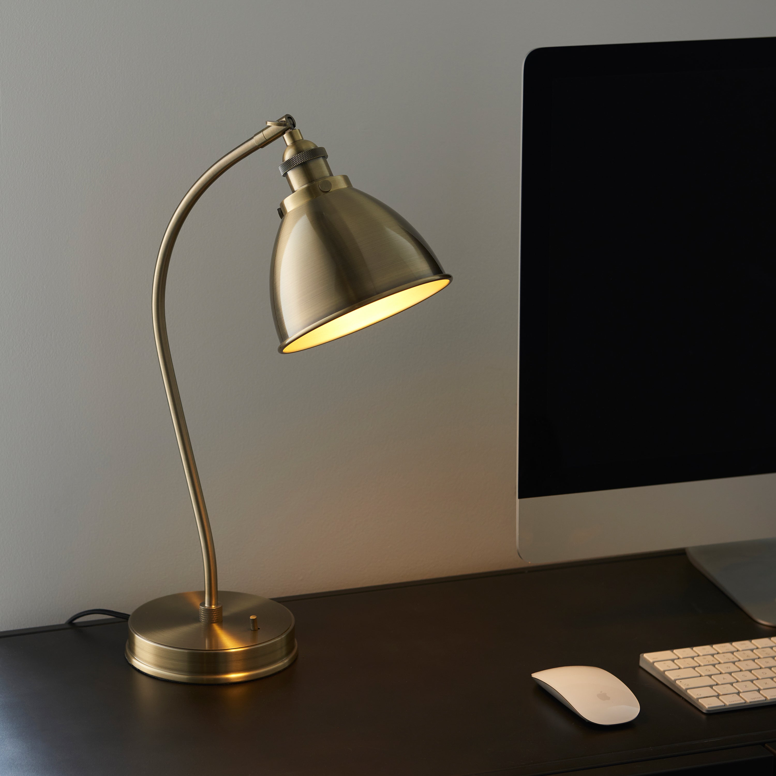 Adarno Antique Brass Table Lamp